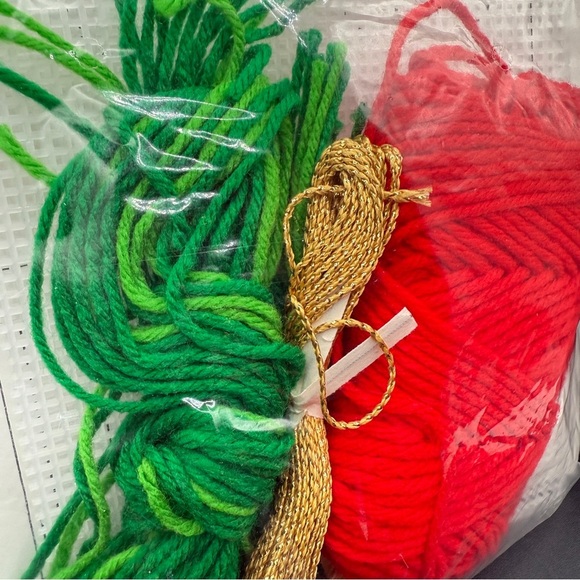 Gallery of Stitches by Bucilla Christmas 'NOEL' Wall Hanging Kit New in Bag 6515 - Picture 8 of 12